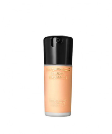 MAC Studio Radiance Serum-Powered Foundation - NC20